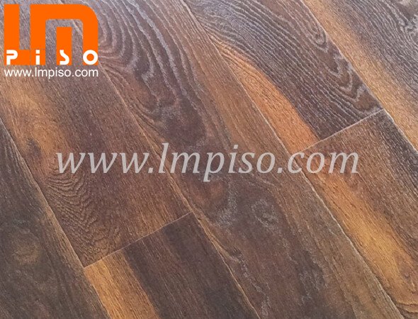 High quality AC4 pressed V EIR surface laminate flooring